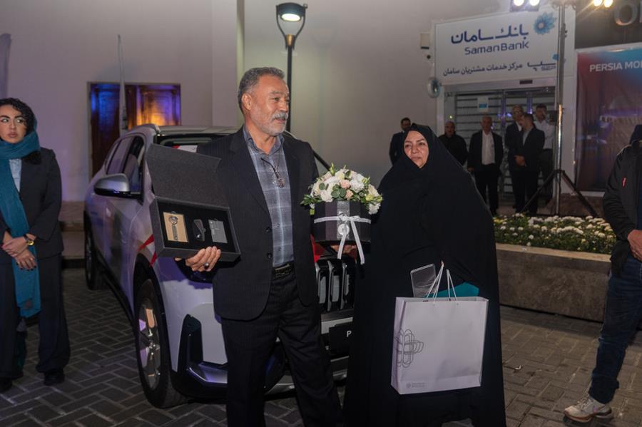 خودروی BMW مدل ۲۰۲۵ زیر پای مدافعان وطن